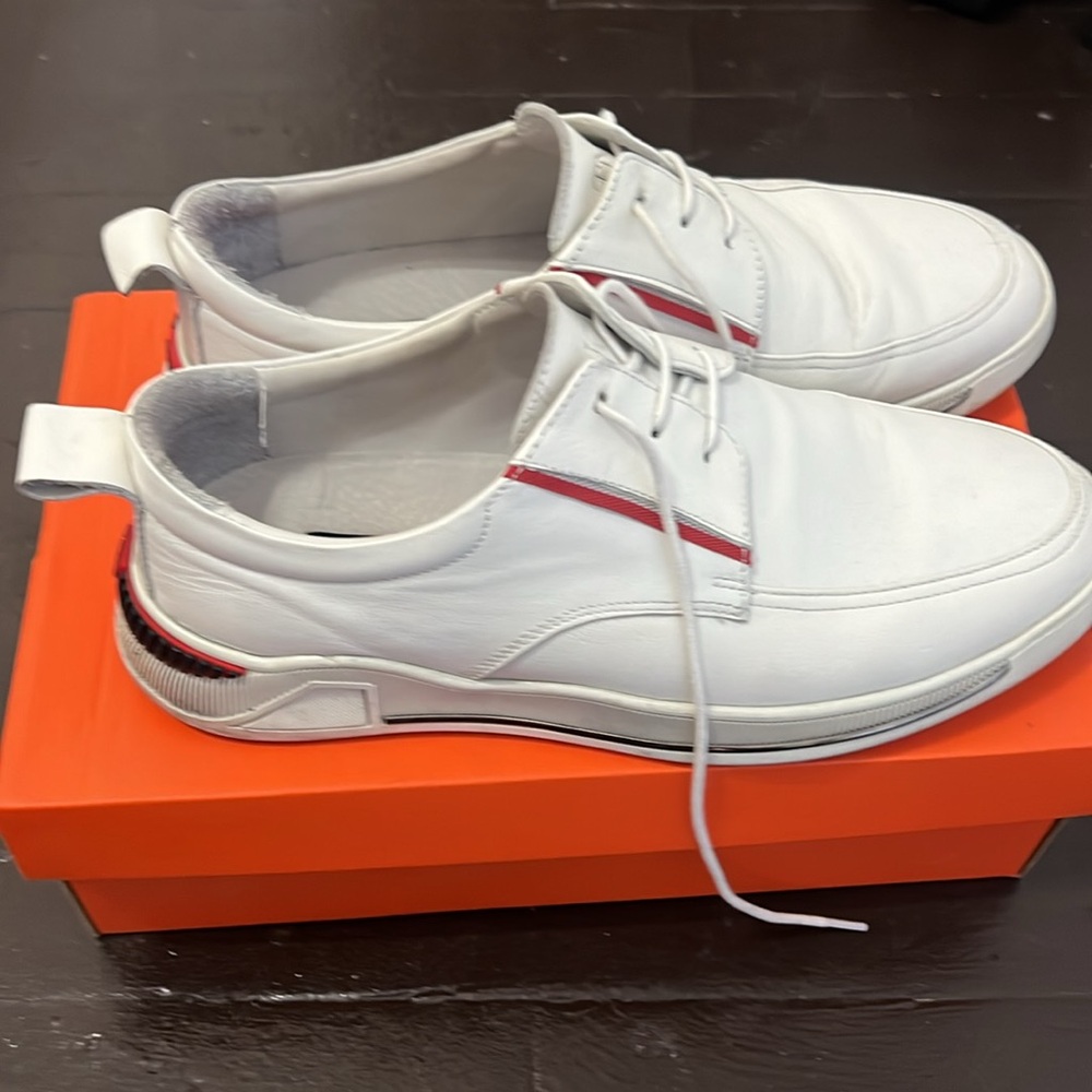 White leather casual shoes